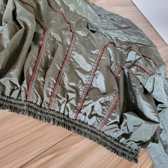 🆕 Free People Movement Starting Lineup Ruffle Smocked Windbreaker in Olive - Picture 12 of 14